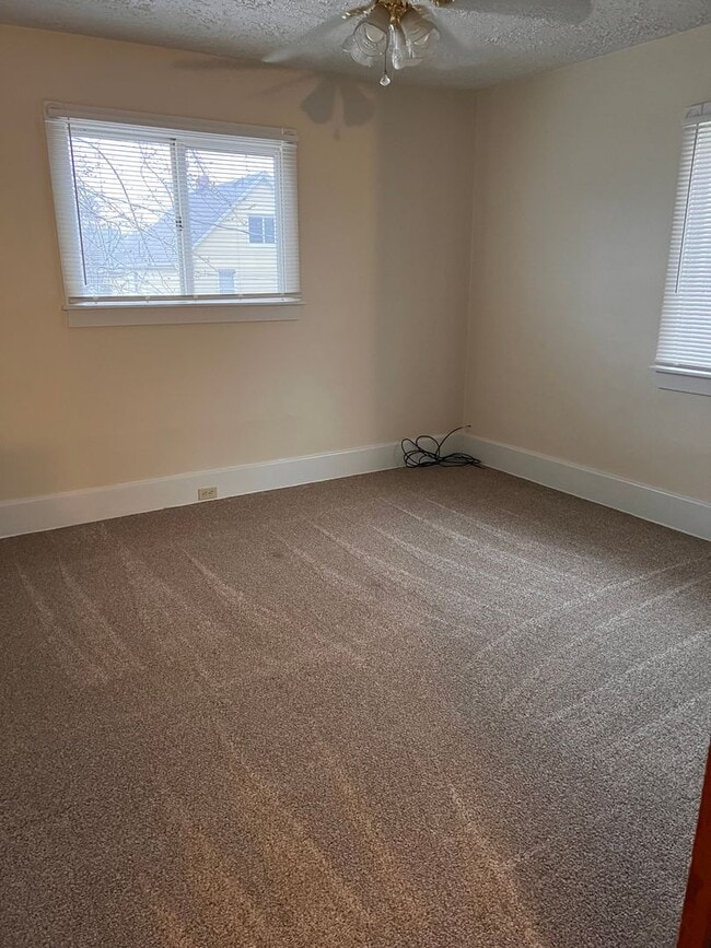 Photo - 35 N Whitney Ave