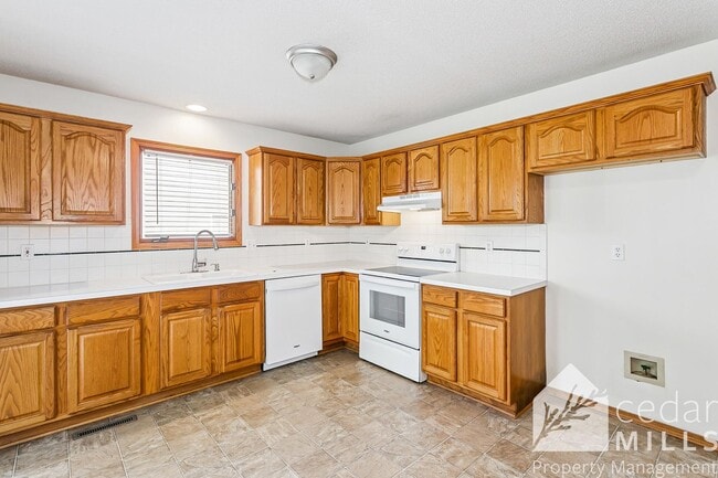 Photo - 3 BED, 3 BATH DOUGLAS AND MAIZE