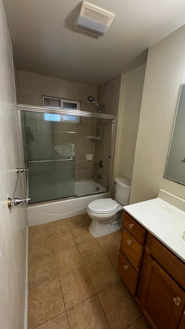 Photo - 41685 Gifford St