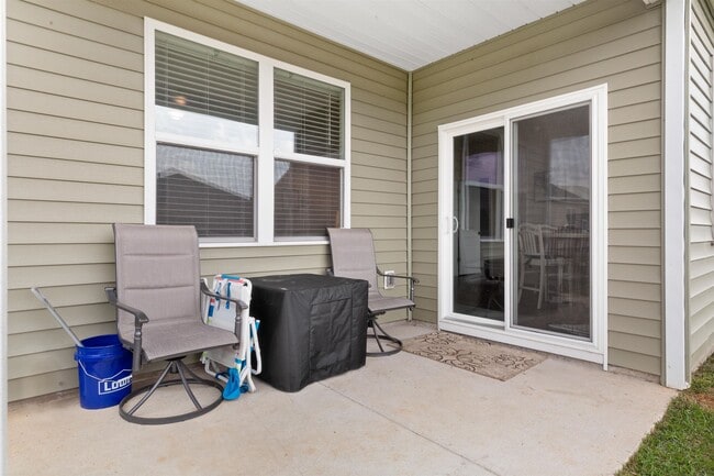 Photo - 428 Bearskin Ct