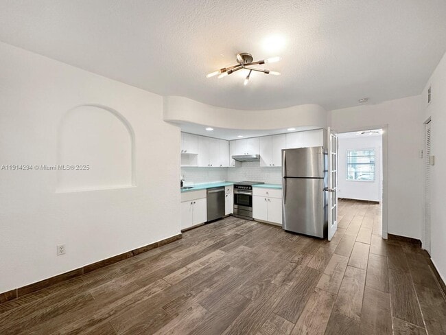 Building Photo - 901 Euclid Ave Unit 7