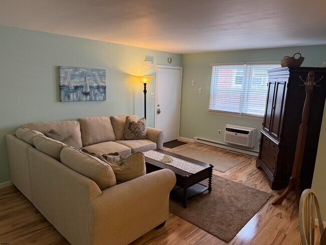 Photo - 14 N Sacramento Ave Unit B1