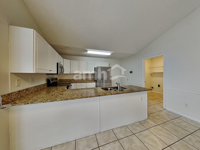 Photo - 18 Ludwick Ln