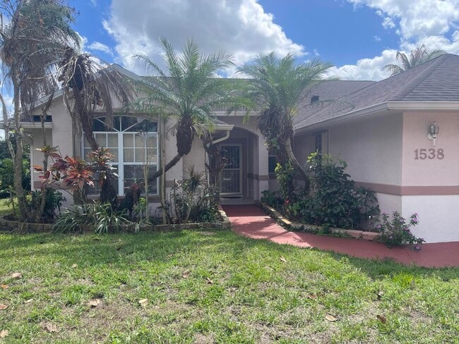 Photo - 1538 SW Neptune Ave