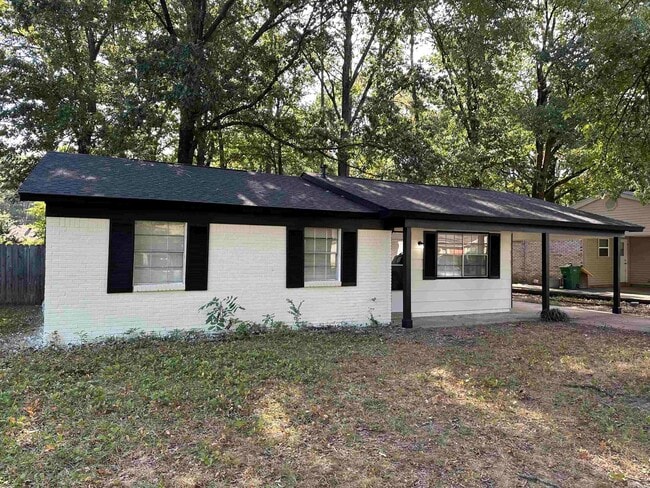 Building Photo - 9615 Comstock Rd