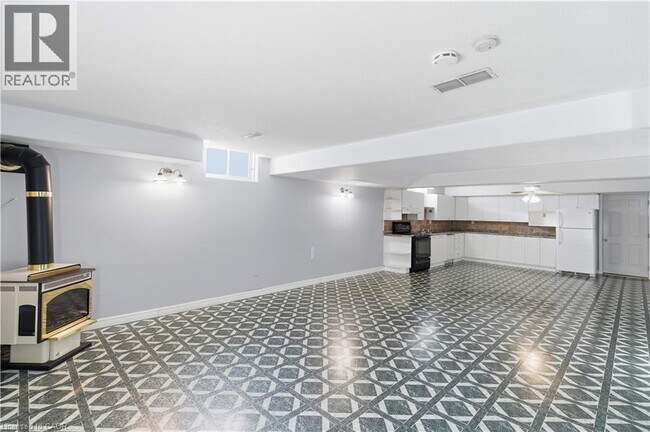 Photo - 48 Alexsia Ct