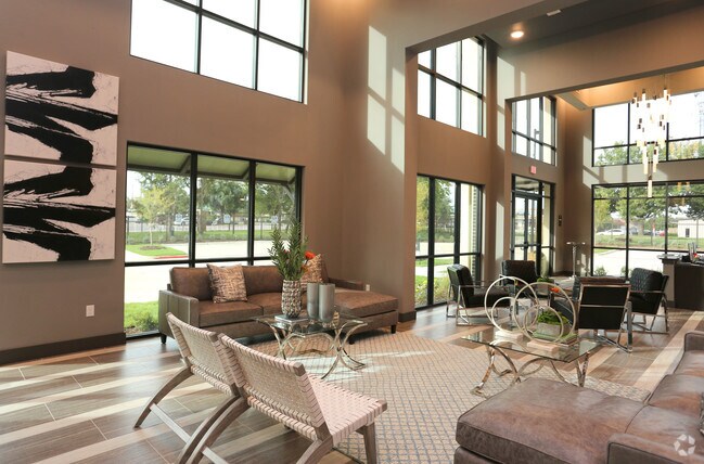 Photo - Oxford At Lake View