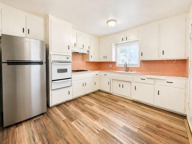 Photo - 118 W 3rd St Unit 116 1/2