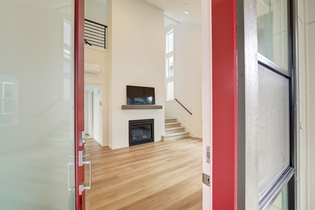 Photo - 2bd/1.75ba Kirkland House