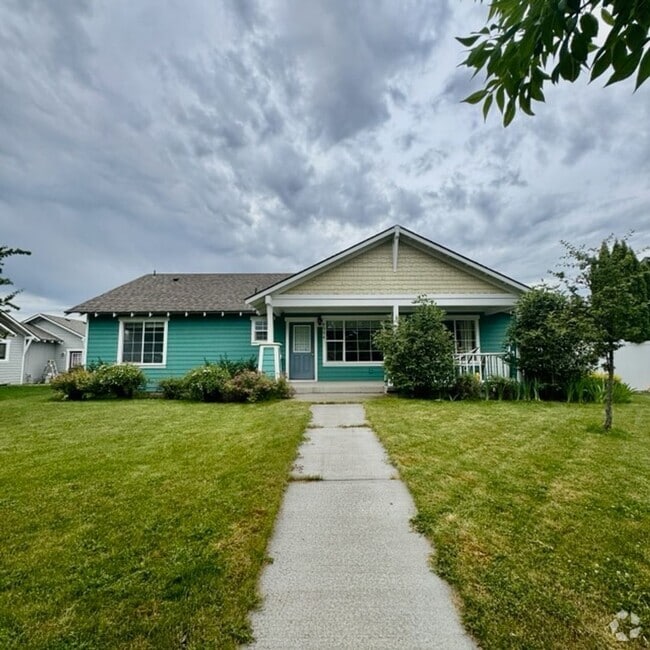 Building Photo - Cute 3 bed 2 bath unit for rent! Rental
