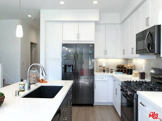 Photo - 7105 Tampa Ave