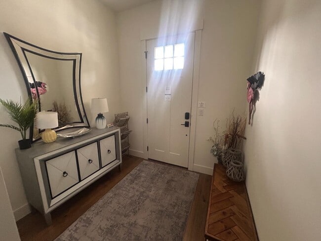 Photo - 307 Talons Dr