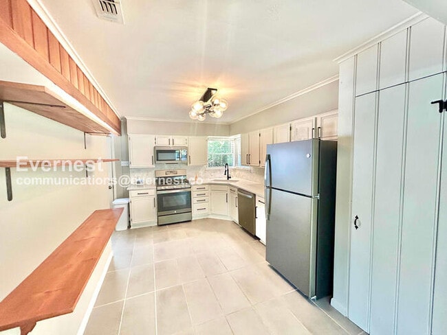 Photo - 8633 Westglen Dr