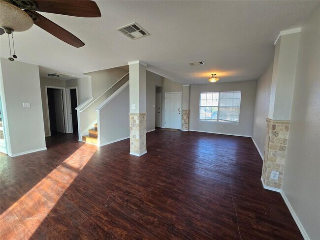 Photo - 203 Wiley St