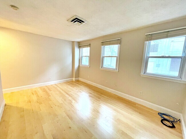 Photo - 182 Cottage St Unit 101