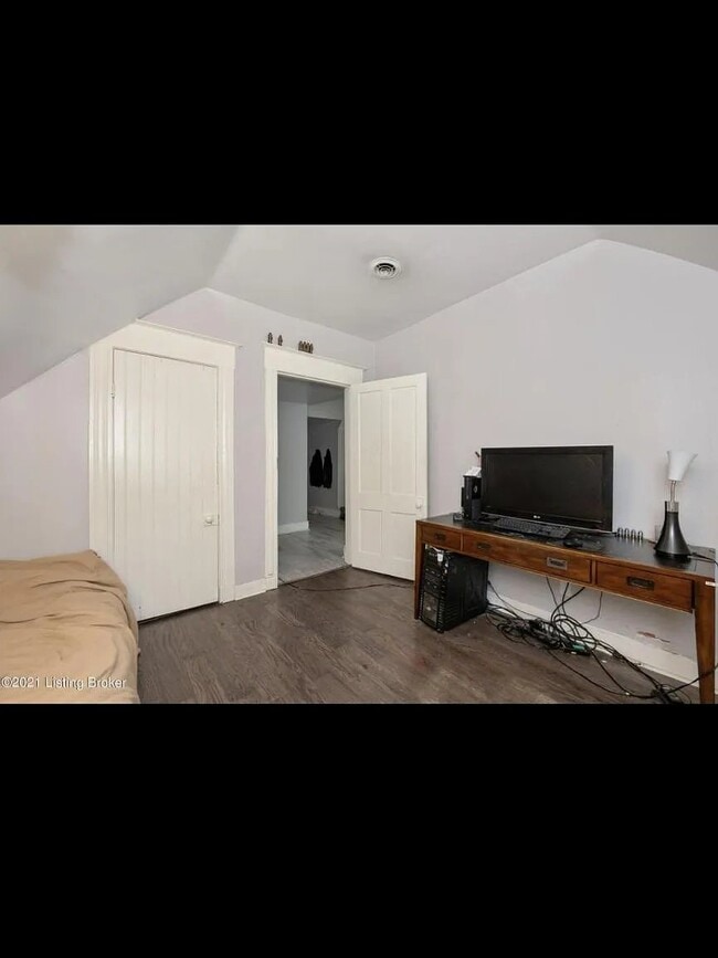 Photo - 213 Woodbine St Unit #4
