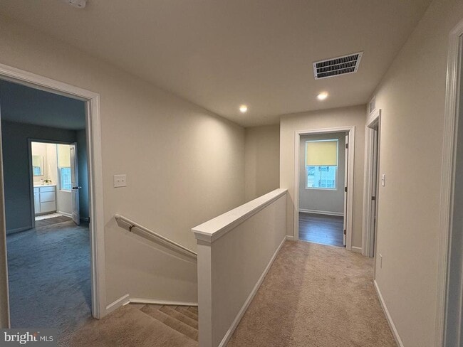 Photo - 27003 Greenleaf Dr