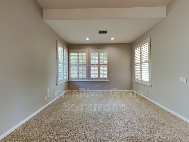 Photo - 5322 Bellegrove Way