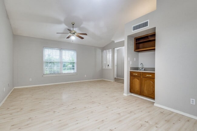 Photo - 3029 Yorkshire Ct