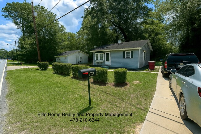 Photo - 1073 Haywood Rd House