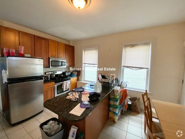 Building Photo - 10 Sachem St Unit 17 sachem Rental