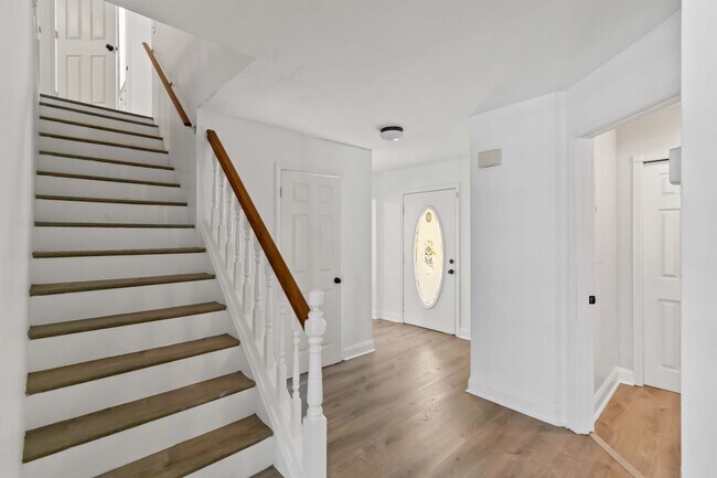 Photo - 7447 Hawkins Rd