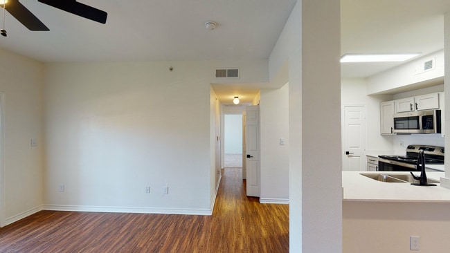 9th-St-Apartments-B1-9th_B1_711_1.jpg