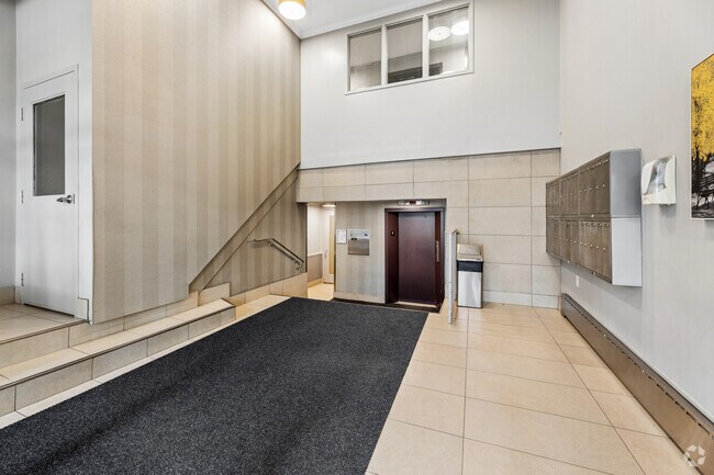 3890 Bathurst