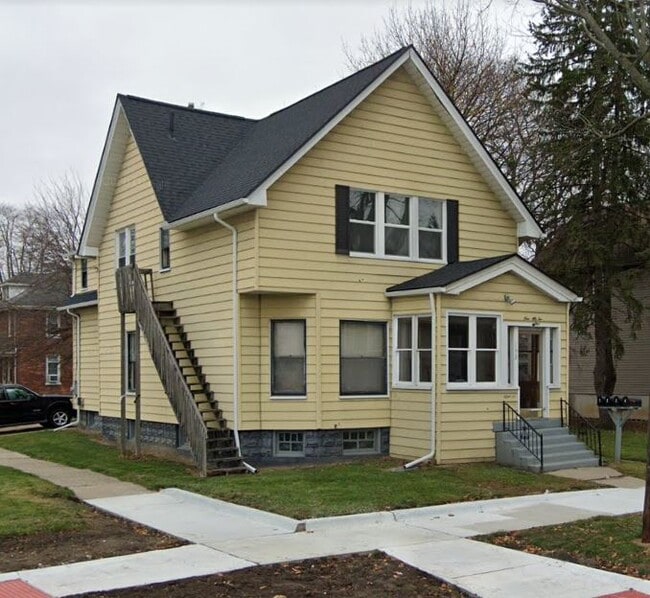 Building Photo - 152 Dickinson St Unit 3