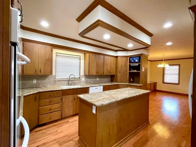 Photo - 111 G St SW