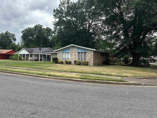 Photo - 2869 Knightway Cove