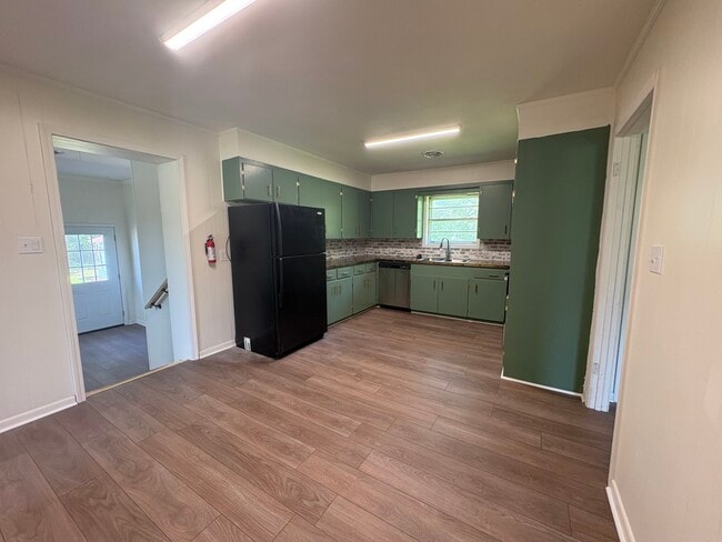 Photo - 216 E Clayton St