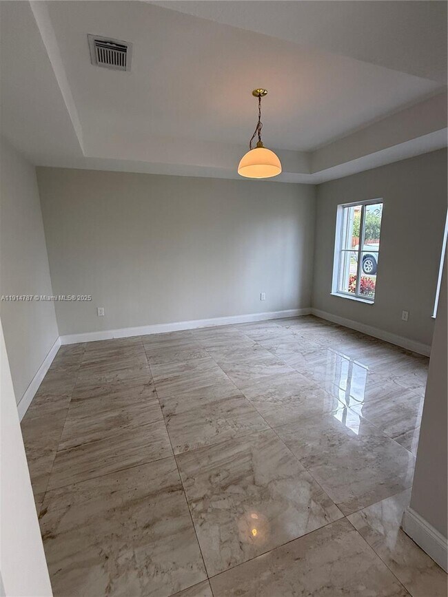 Photo - 4157 NE 14th St House