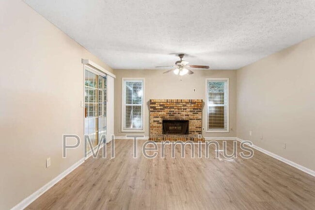 Photo - 2672 Moss Ln
