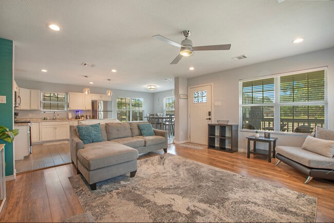 Photo - 958 E Allen Ave