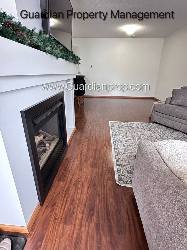 Photo - Shakopee Town Home, 2 Car Garage, 1.5 Baths, Patio, Dishwasher, W/D