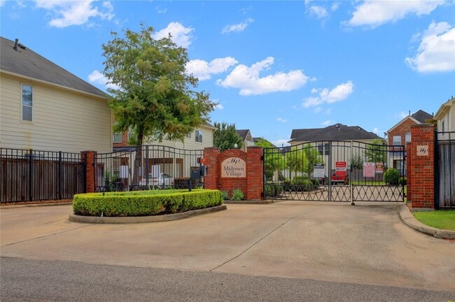 Photo - 1737 Aden Mist Dr