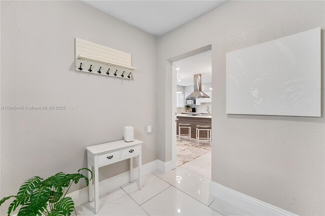 Photo - 2227 Cody St