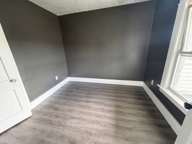 1136 Atkins St Unit 2