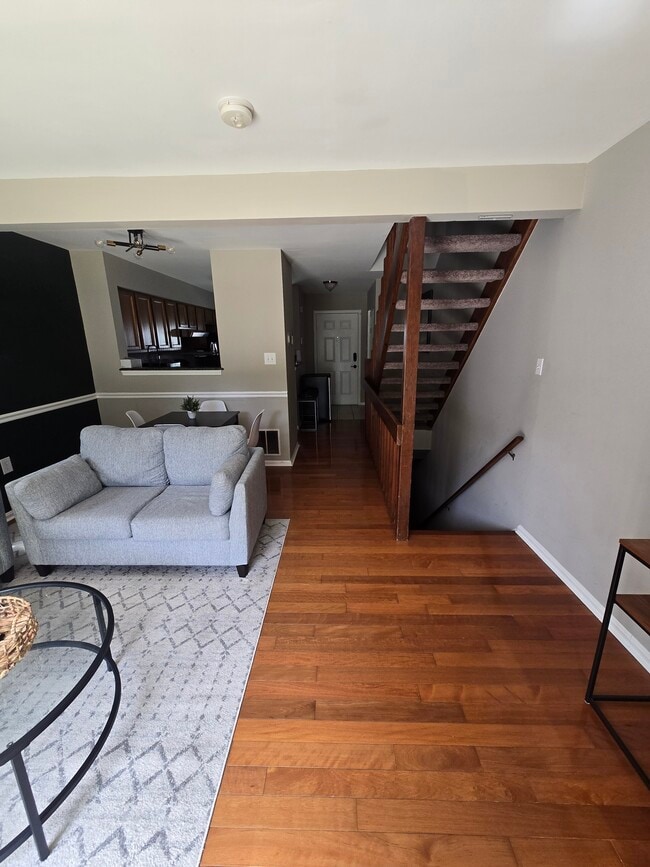 3045 Shepperton Ter Unidad 3 Bedroom Townhouse