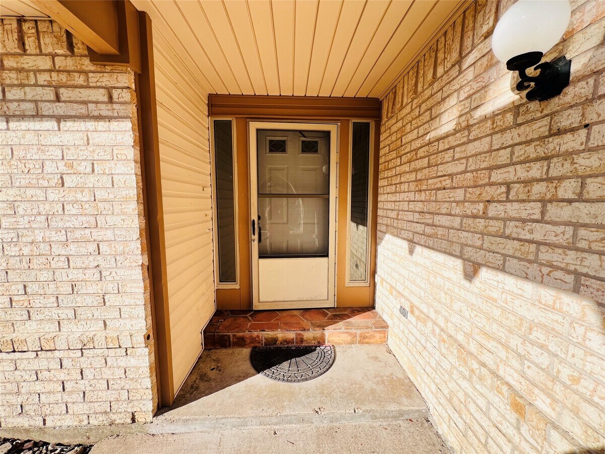 Photo - 9614 Ravensworth Dr