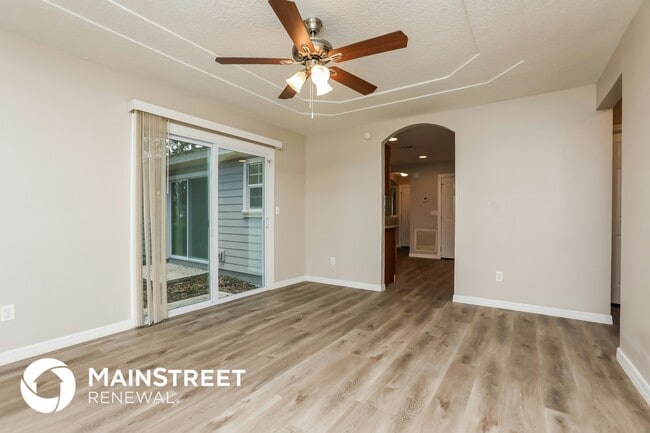 Photo - 745 Liskeard Ave