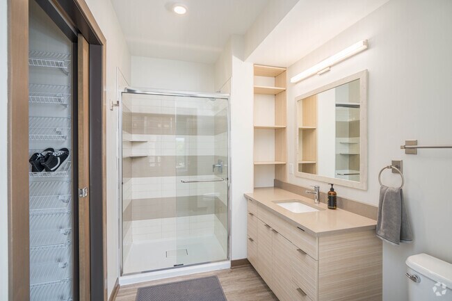 2BR,2BA - 1214SF - Second Bathroom