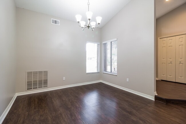 Photo - 1185 Newton Ct