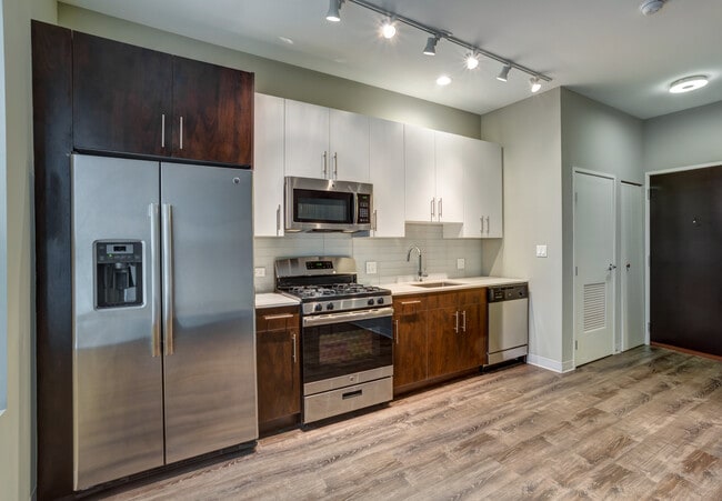 Photo - 840 W Grand Ave Unidad 206