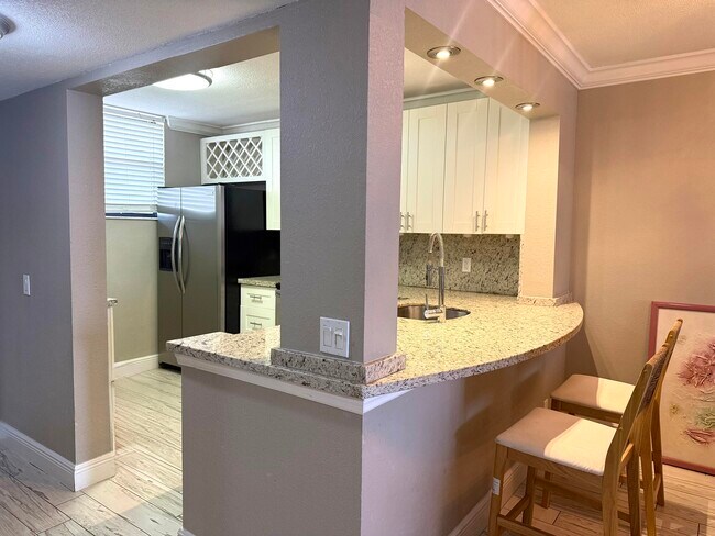 Photo - 111 Lake Emerald Dr Unit 404