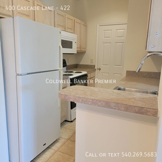 400 Cascade Ln