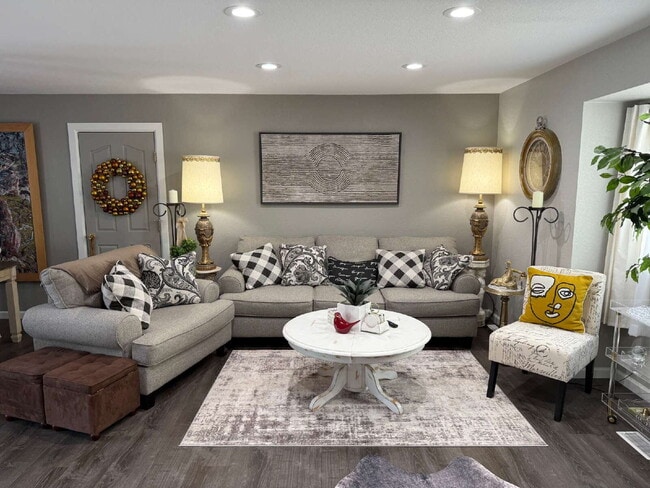 Photo - Charming 3-Bedroom Retreat in Westlake!