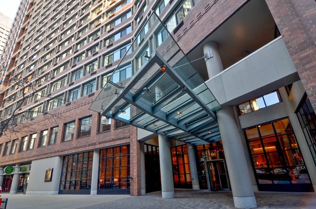 Building Photo - 211 E Ohio St Unit 706 Rental