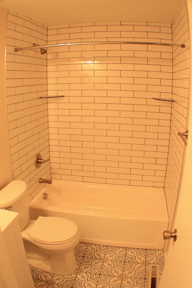 Photo - 6482 Zephyr St